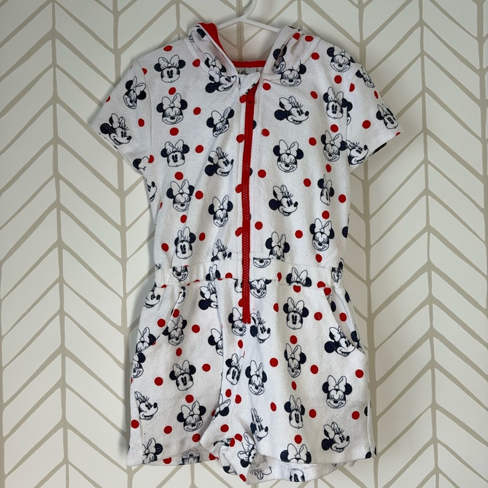 Disney terry cloth jumpsuit shorts 
Zipper and hood with Minnie ears 
Size 5/6
